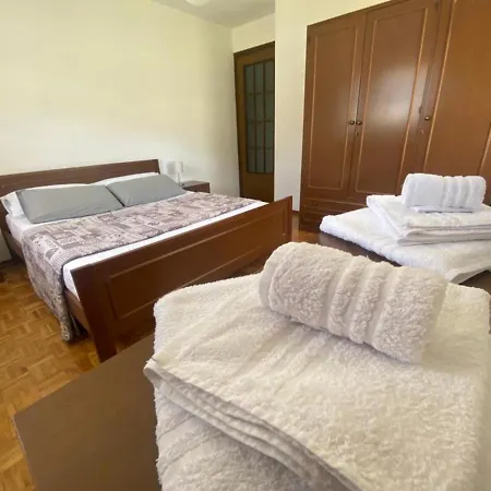 Maison Le Cre 4 *