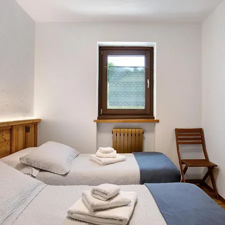Maison Le Cre 4 * Introd