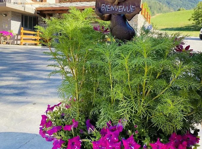 Maison Le Cre 4 * 因特罗德